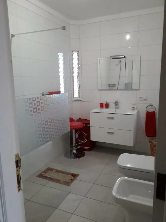 No.7 Villa Nova , Av. Francia Puerto del Carmen  0*, Puerto del Carmen (Lanzarote) Spagna